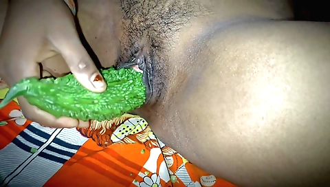 Amateur fetish girl loves to be fingered and licked