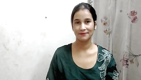 Indian brunette with beautiful body takes off bikini