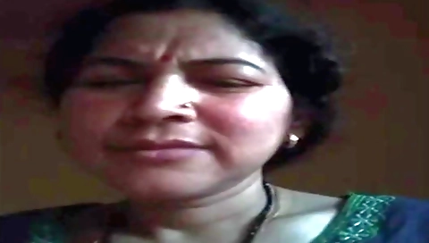 Hairy brunette chick bhabi ke boob choot in homemade video