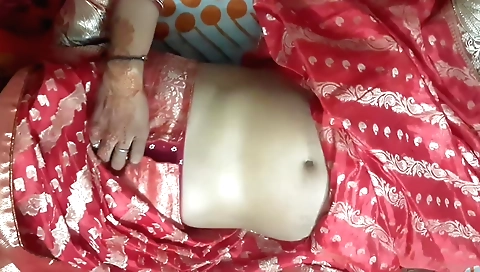 Indian woman with a big ass and sexy tits is fucking