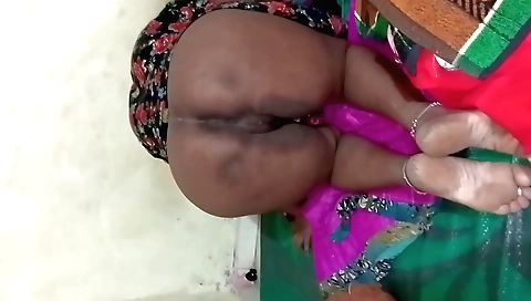 Solo indian chick shows me her juicy ass and pussy