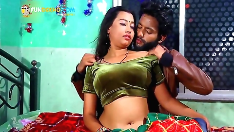 Brunette Indian girl seduces a guy and gets her body naked and sexy