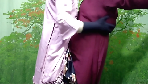 Indian housewife with a neighbor enjoys good blowjob