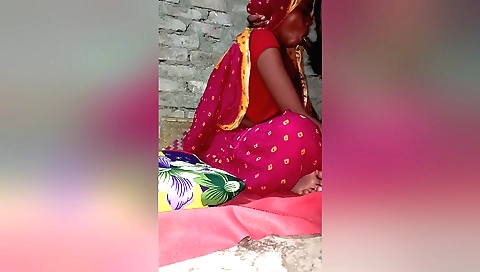 Indian hottie with big tits and ass in hot homemade vid
