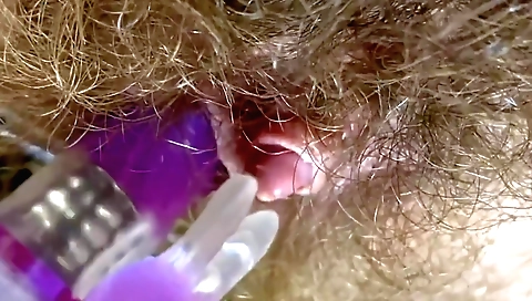 Amateur hairy pussy porn with a hairy pussy in the video