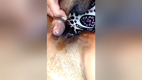 Sucking cum from behind in this amateur 3 some video