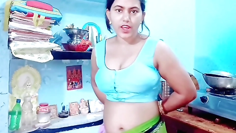 Indian blonde with a nice face and body doing a solo action