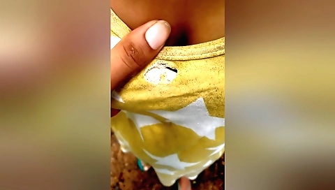 Teen girl gets a hard dick in an outdoor sex video