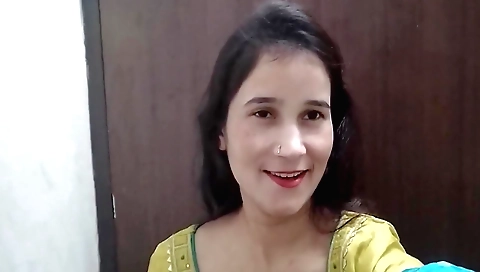 Indian amateur porn video with a gorgeous amateur girl