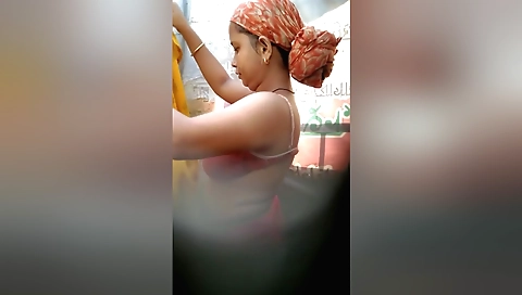 Hot indian babe shows off her small tits and pussy