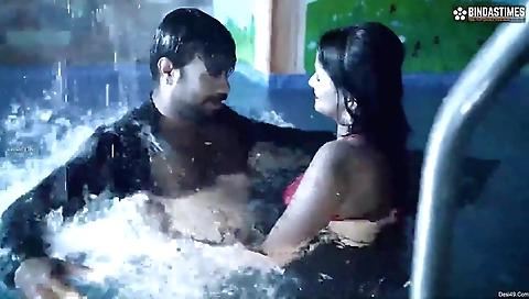 Hot Indian milf shadi ki raat enjoys a hot outdoor movie