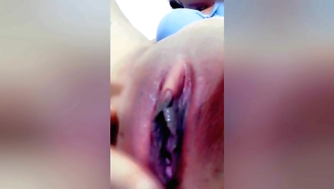 Solo female vibrator video with only her on camera