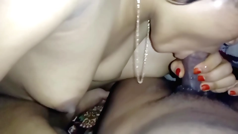 Indian beauty and her boyfriend have an exciting sex in the bedroom