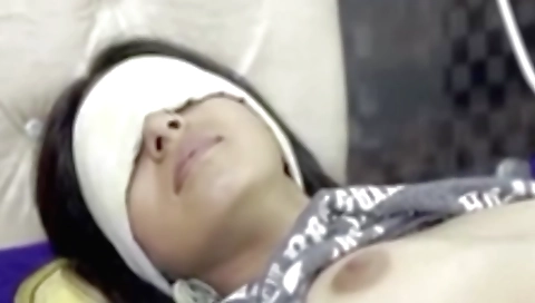 Indian teen shows off her naked body in her bedroom