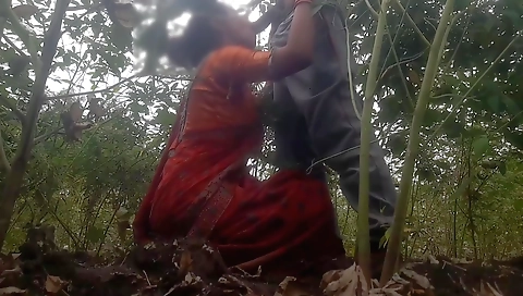 Amateur brunette dildoing in a sexy bikini outdoor scene