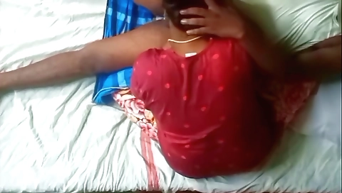 Indian woman gets her hubby's friend's handjob with her wet pussy