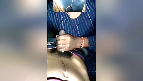 Indian brunette gets pounded by her hubby in a sexy video