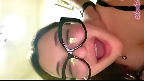 Big-ass ebony stepsister gets her pussy penetrated