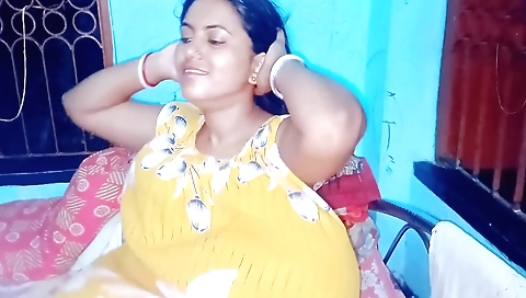 Indian teen with large tits shows her ass in doggy style