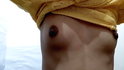 Indian girl plays with dick of her friend in amateur scene