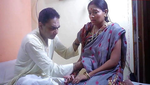 Hot brunette milf showing off her chapeaux and sexing