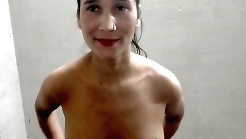 Indian babe enjoys hot sex with her man in solo video